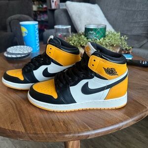 Air Jordan 1 Retro High OG ‘Yellow Toe’